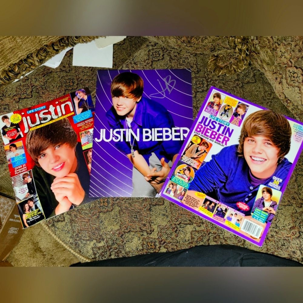 Justin Bieber Life Story-2 mags & 1 concert pictorial book (initialed by Justin)
